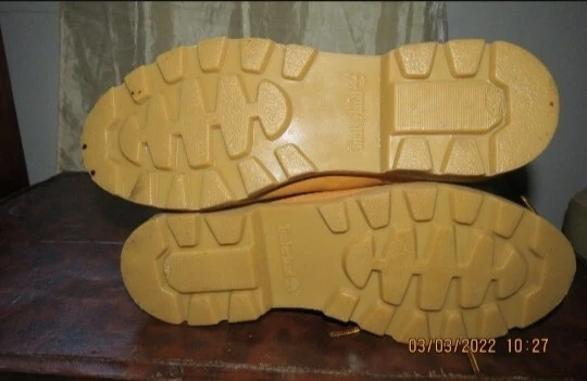 timberland 男式靴子 6 英寸小麦磨砂 — 第 3/3 张图片