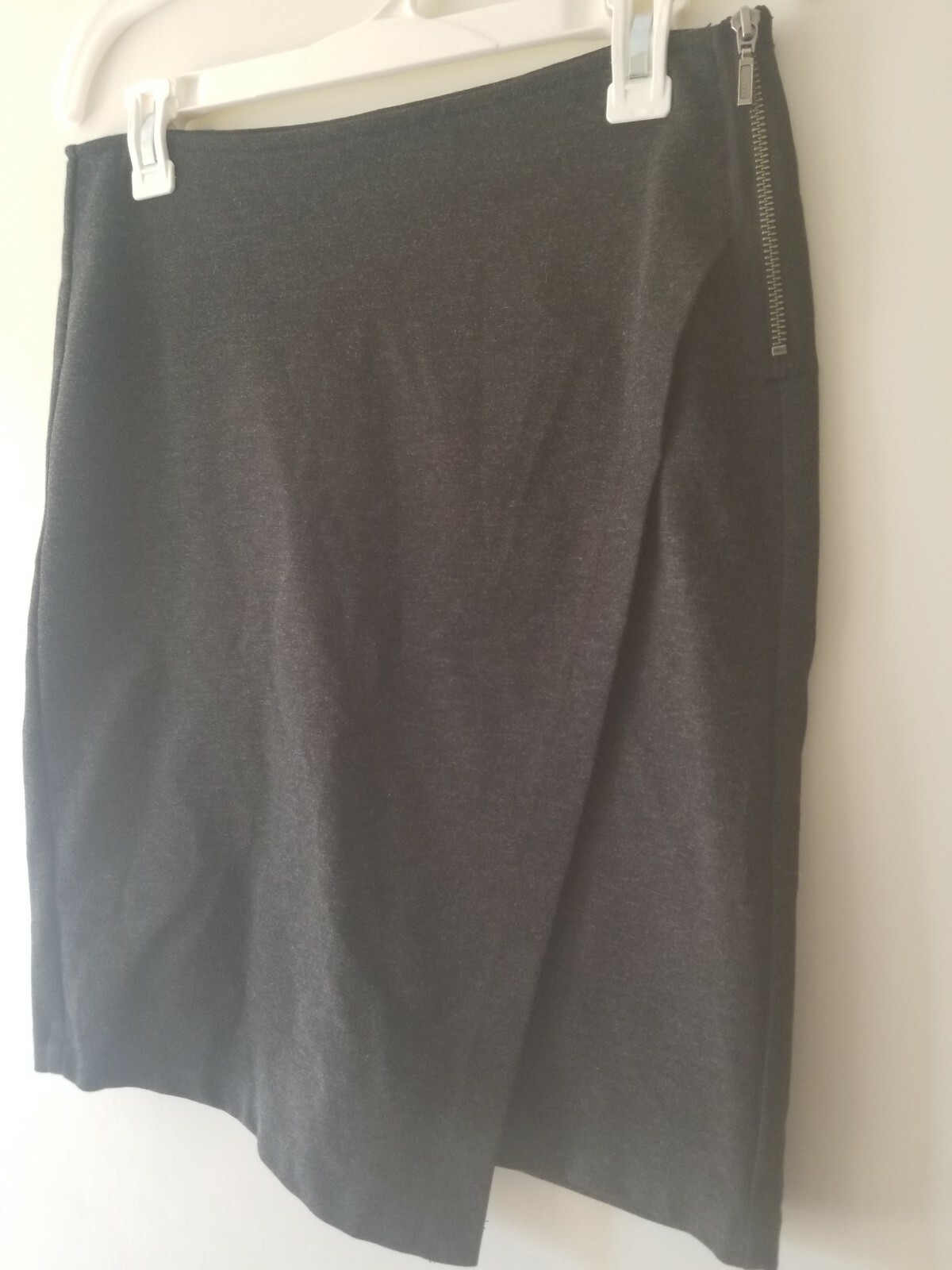 CAbi Basic Solid Gray Side Zip Above the Knee Wor… - image 4