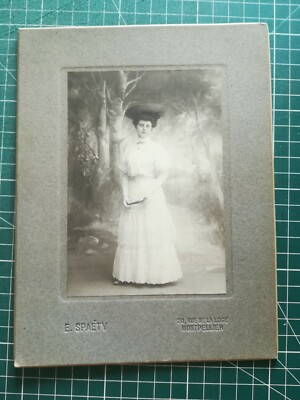 vs254 Fotografie um 1920 Frau stehend Studio E Spaéty Montpellier