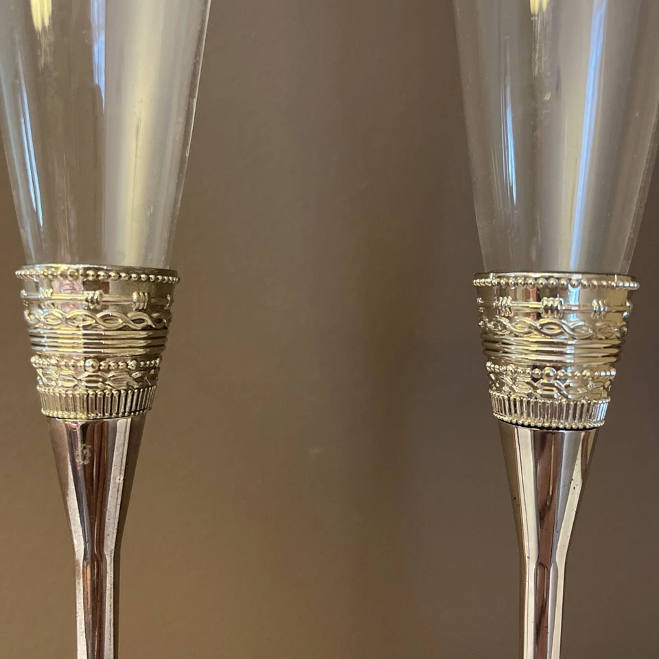 Par de flautas tostadas Vera Wang With Love - Wedgwood plato de plata artículos de regalo Foto 2 de 4