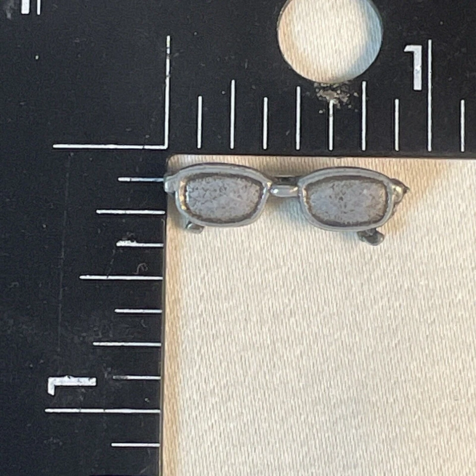 Monopoly Big Bang Theory Leonard's Glasses Token Pewter 游戏 Pc 微型模型 — 第 3/3 张图片