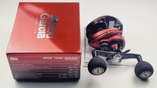 Mulinello Abu Garcia Revo Toro Rocket 60 Baitcasting Rosso Nuovo in scatola aperta REVOT3RCKT60