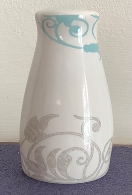 Belleek Novello design Pepper Pot/Shaker