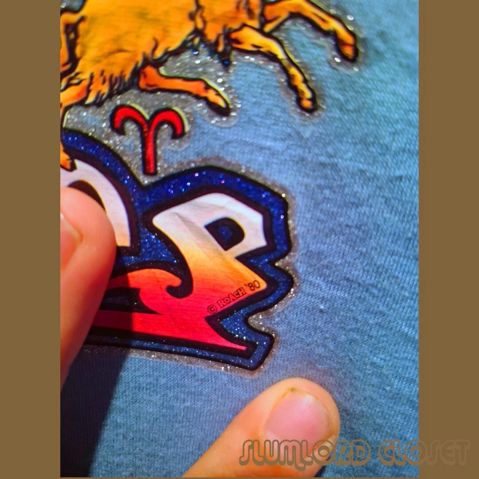 Camiseta ARIES VINTAGE ANOS 70/80 ROACH Studios Glitter Ferro Vintage RInger Camiseta - Imagem 3 de 4