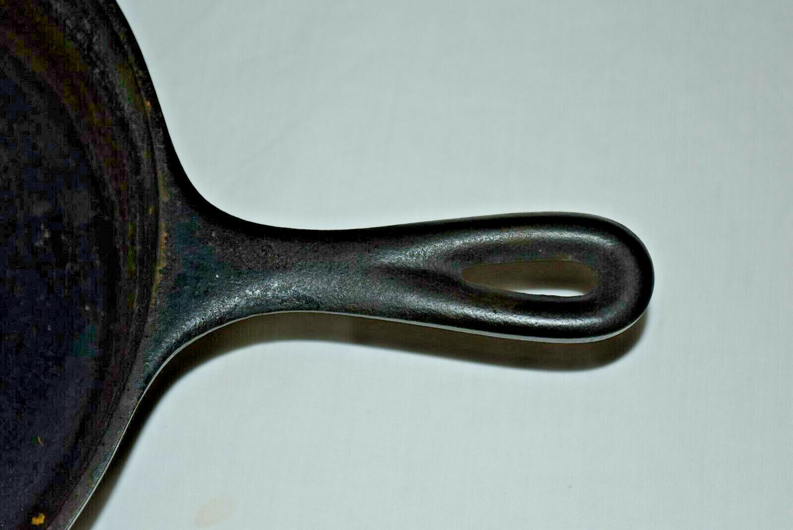 Vintage CAST IRON 8 SK H1 3 Notch Heat Ring SKILLET 10 1/2" FRY PAN