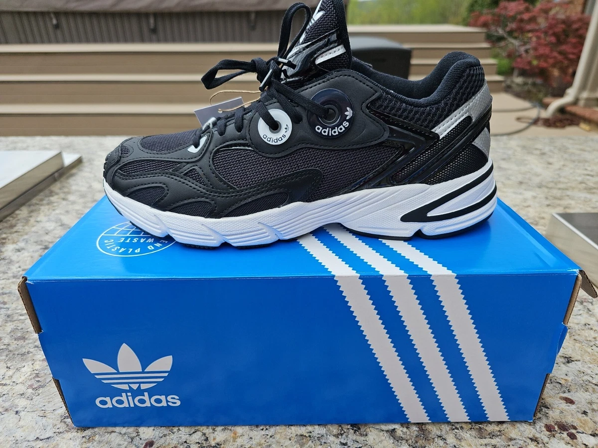 adidas originals astir w