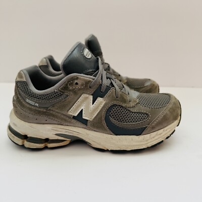 New Balance 2002 R, Size 1.5 for boys, US PC2002BK, Gray.
