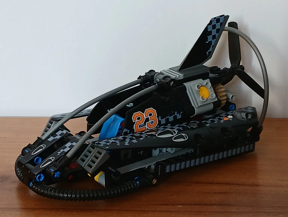 Lego TECHNIC Ref : 42002 - Aéroglisseur - (Complet) - Photo 2/4