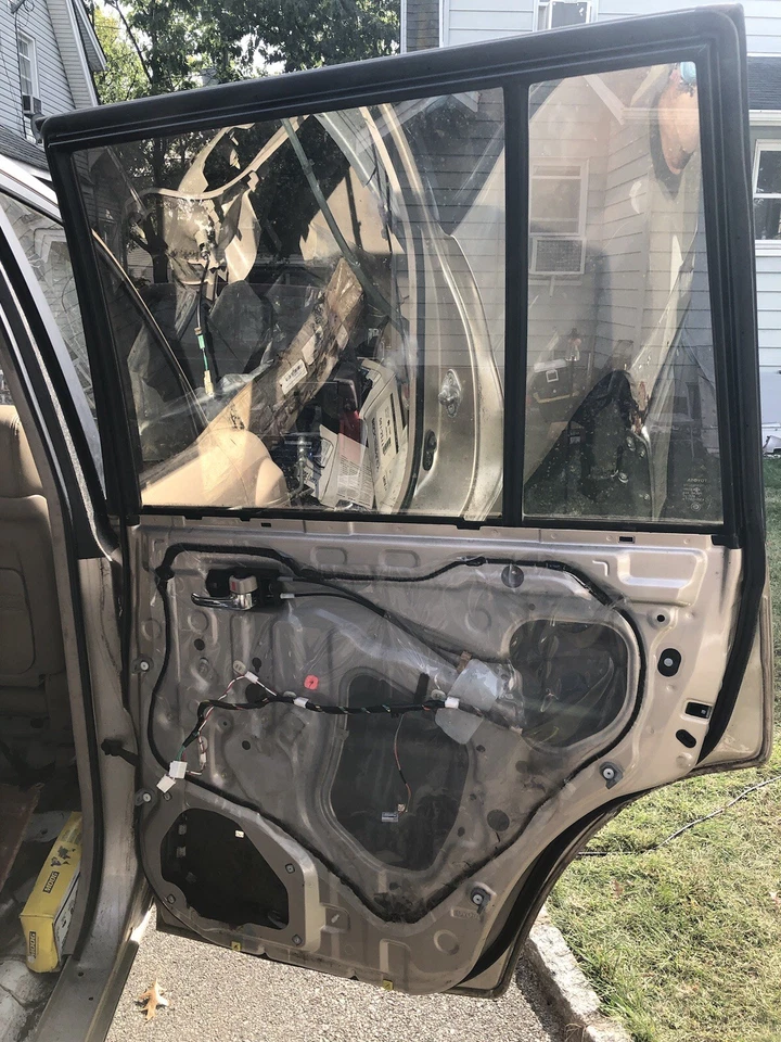 1999 LX470 Passenger Side Rear Door - Image 2 of 2