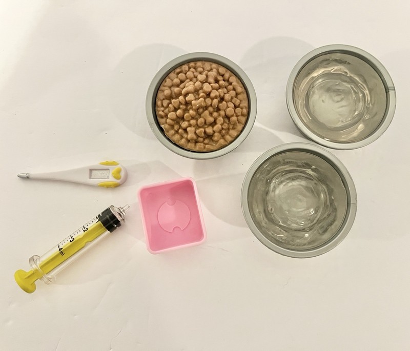 Our Generation Healthy Paws Vet Clinic - MIXED LOT OF ACCESSORIES