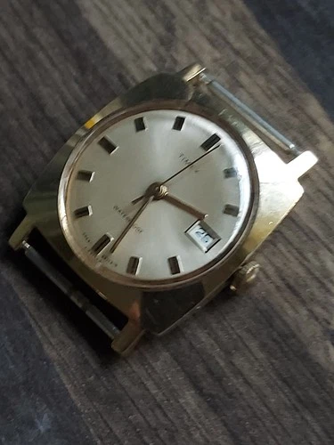 VINTAGE LARGE VERY NICE CONDITION TIMEX 1969 WATERPROOF RUNS - SPARES REPAIR