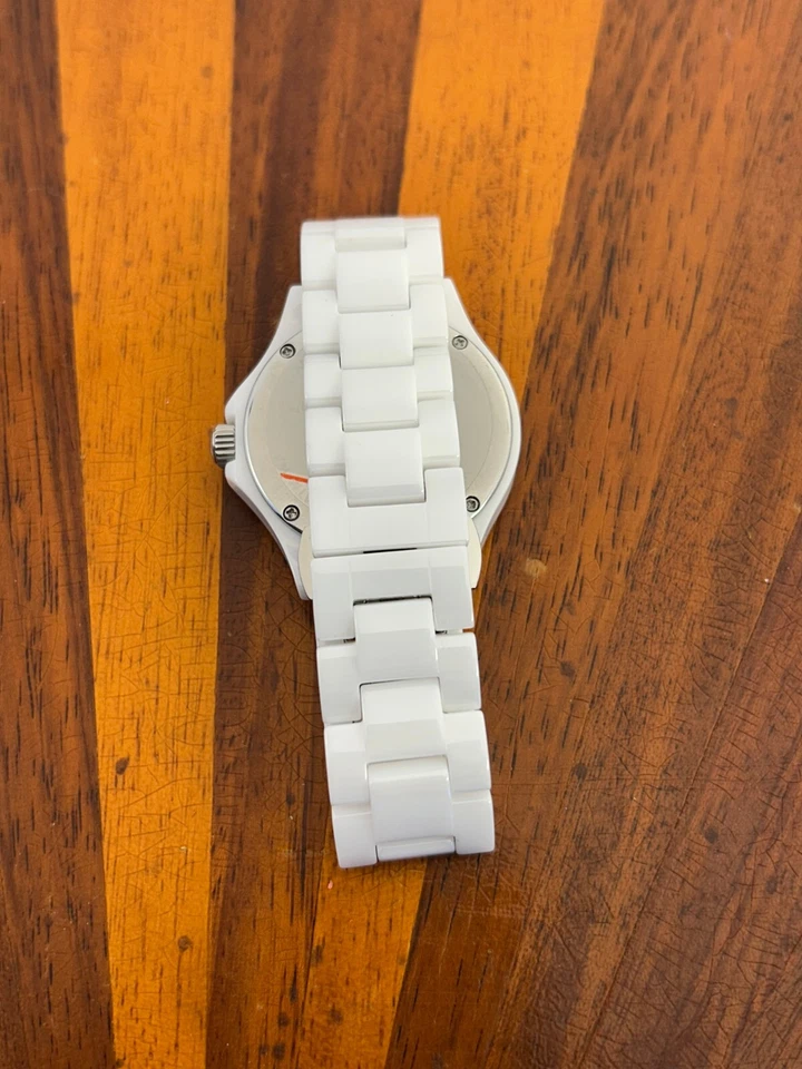 Isaac Mizrahi Live! Reloj Mujer Blanco Cerámica Perla Floral 36mm - Batería Nueva Foto 4 de 4