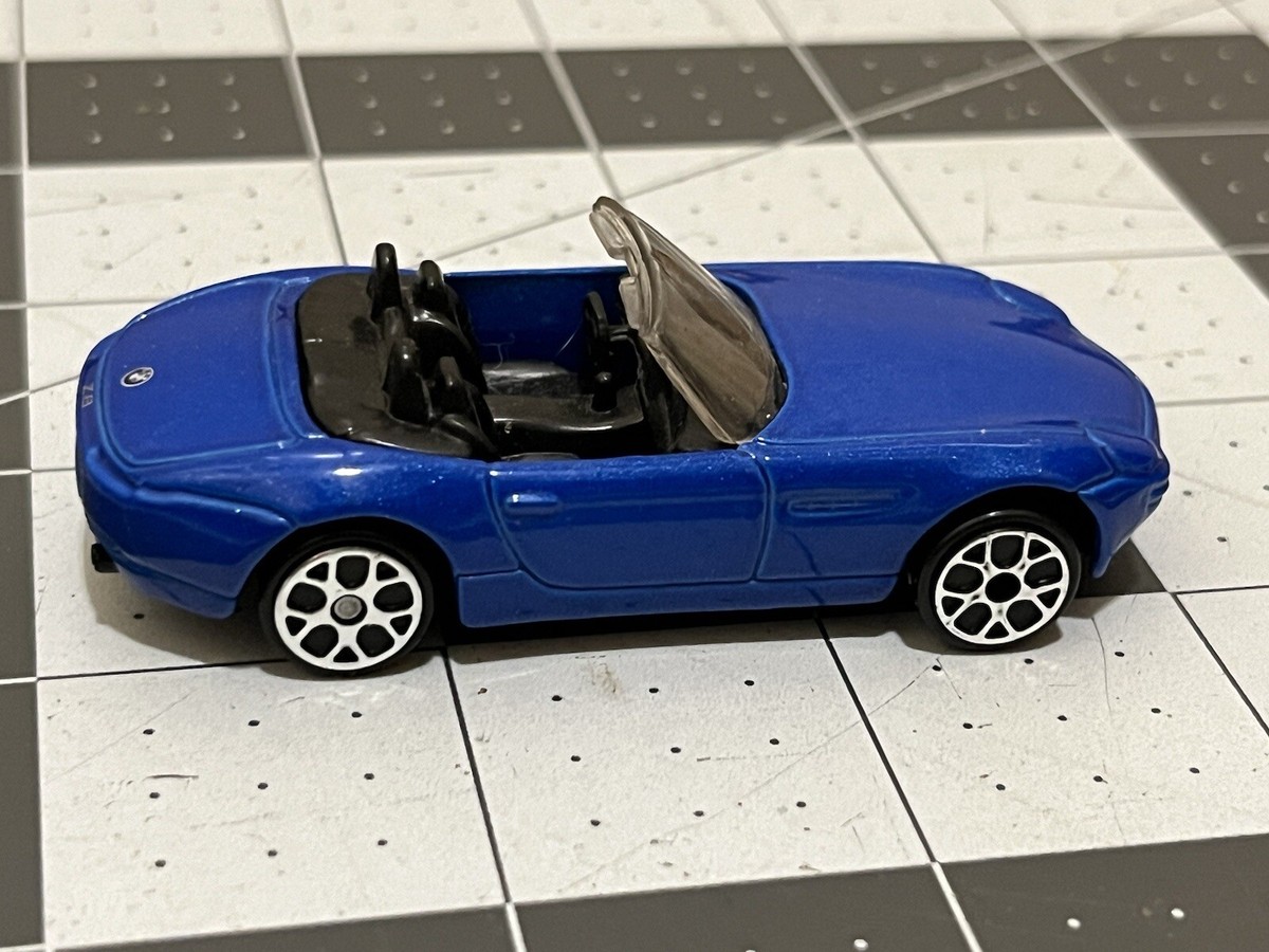 Maisto BMW Z8 Roadster Convertible Metallic Blue Die cast 1 Maisto BMW Z8 Roadster Convertible Metallic Blue Die cast 1
