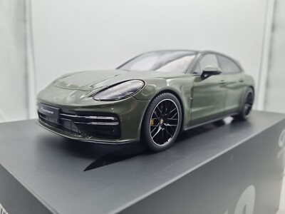 1/18 Porsche Panamera Turbo S Sport Turismo grün 2021 GT447 GT SPIRIT