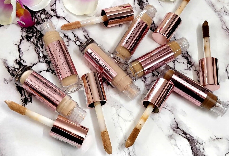Makeup Revolution Fast Base Concealer – C13 – Deckender Abdeckstift Für Makellosen Teint
