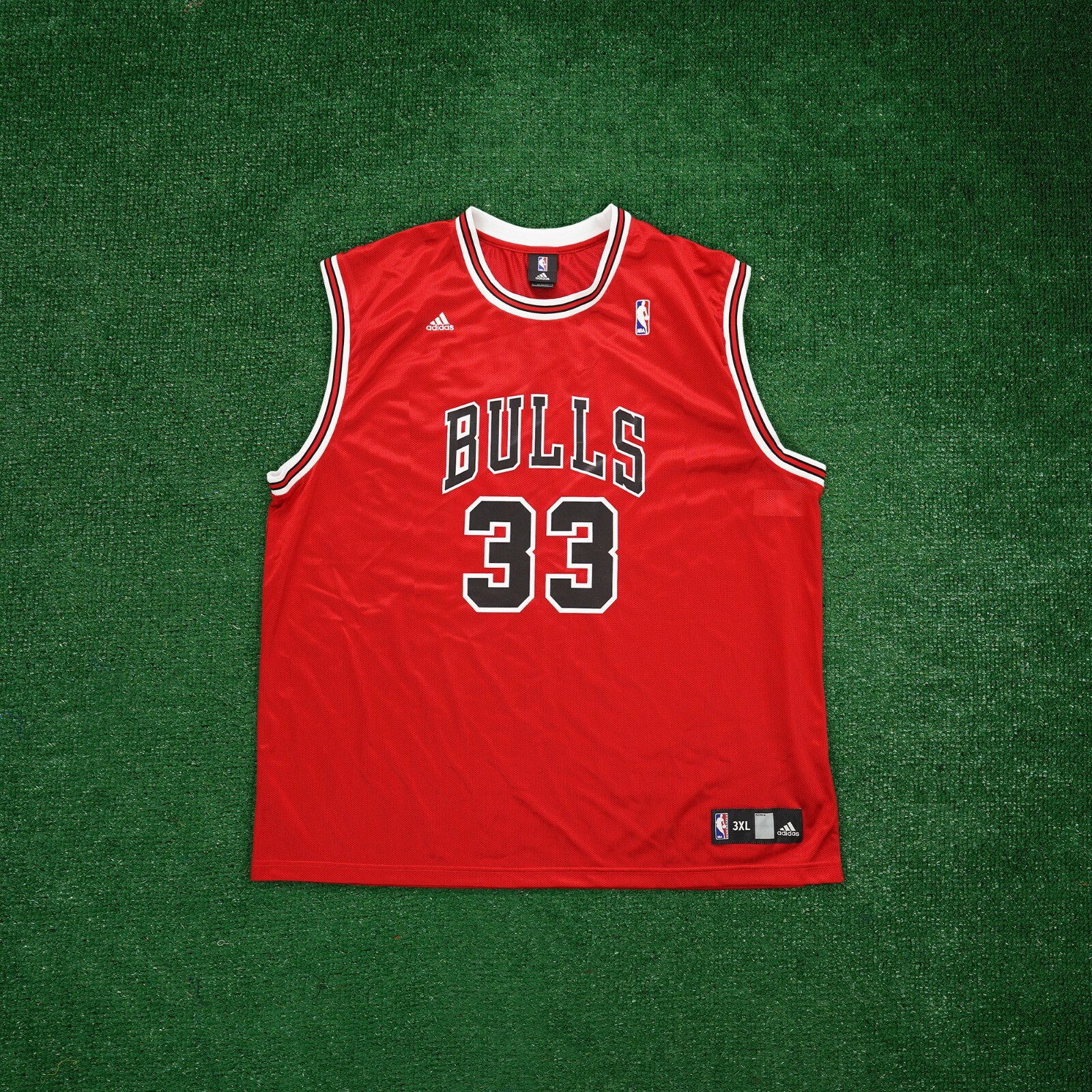 Скотти Пиппен - Официальная мужская выездная красная майка Adidas NBA Chicago Bulls