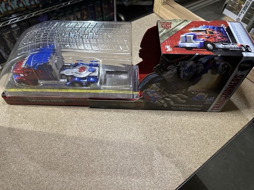 SDCC 2017 HASBRO Transformers The Last Knight Optimus Prime Premier Edition NEW - Picture 9 of 12