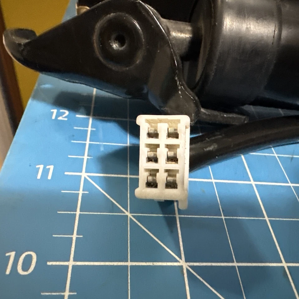 Apoio de suspensão Toyota Rav4 destro direito 68910-0R040 fabricante de equipamento original 4006 2013-2018 - Imagem 3 de 4