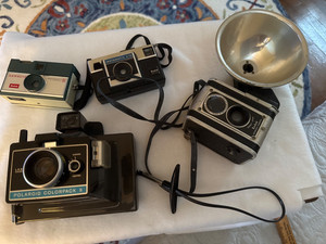 Lot of  4 Assorted Vtg Kodak & Polaroid Cameras Duraflex Hawkeye Colorpack II