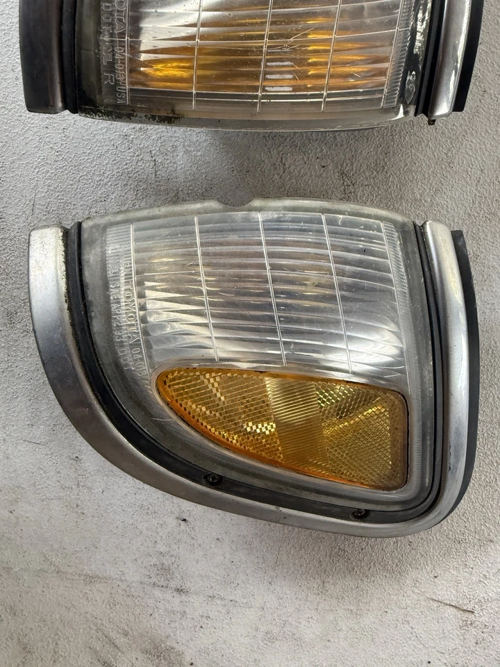 Luces de esquina delanteras Toyota Tacoma 1995-2000 Foto 2 de 4