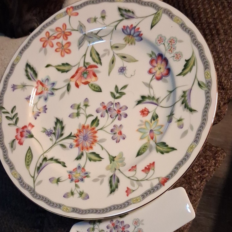 Andrea By Sadek Porcelain 10" Cake Plate & Server