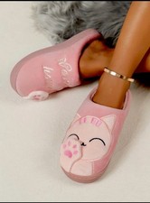 LADIES CAT THEME PLUSH PINK  SLIPPERS BRAND NEW ??SIZE 4