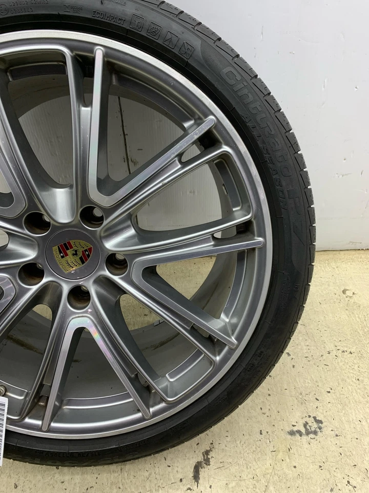 Rueda de aleación Porsche Panamera 21X11,5 2017-2023 con Pirelli Cinturato P7 315/30R21 Foto 2 de 4