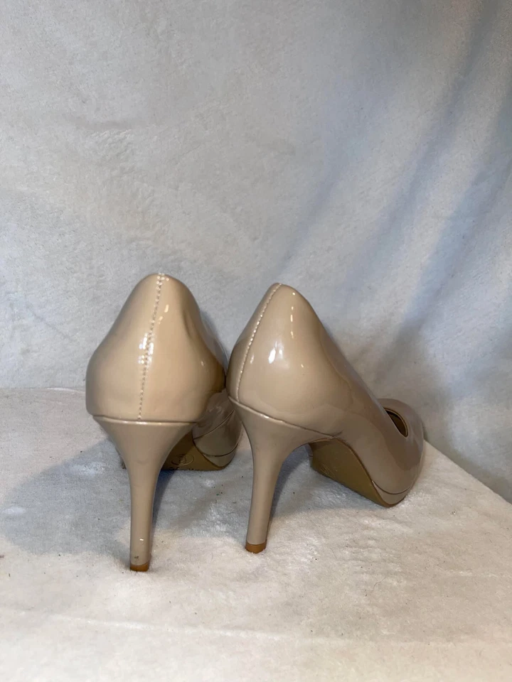 Tacones de salón Merona Nude talla 8 clásicos cómodos y elegantes para fiestas de trabajo ropa informal Foto 4 de 4