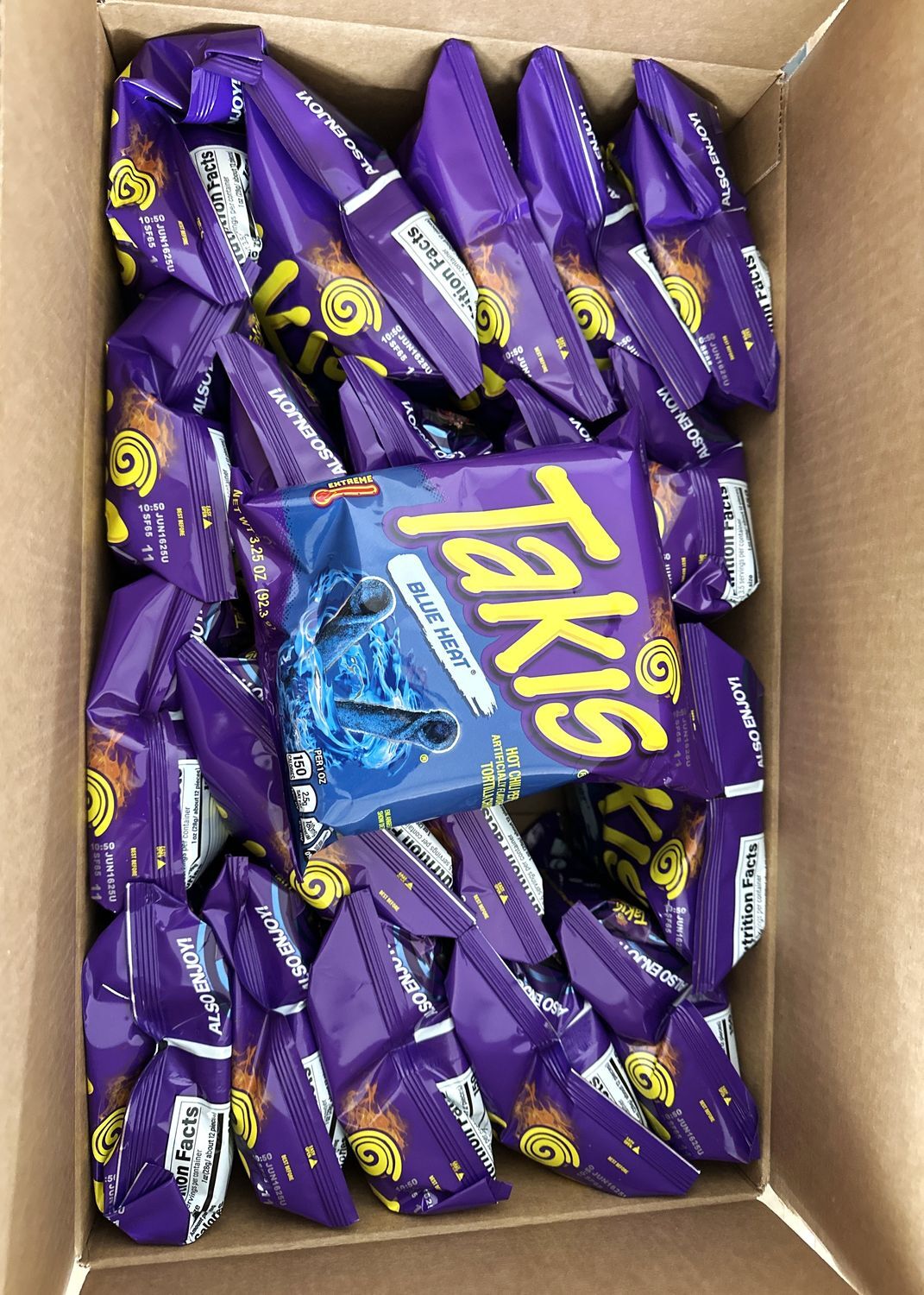 20 chips Takis Blue Heat 92,3 g de Estados Unidos muy sabrosos