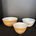 Vintage PYREX Butterfly Gold Set of 3 Nesting Mixing Bowl 401 402 403