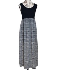 Forever 21 Black and White Patterned Maxi Dress. Medium