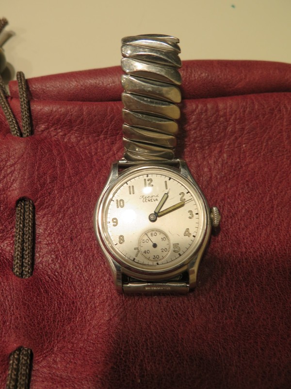 Vintage Record Watch Co 134-1 Geneve Stainless Steel Screwback with Band Seconds