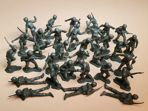 32 Figs – 2 Sets, Vintage Marx U.S. Marines, Flat Dark. O.D.