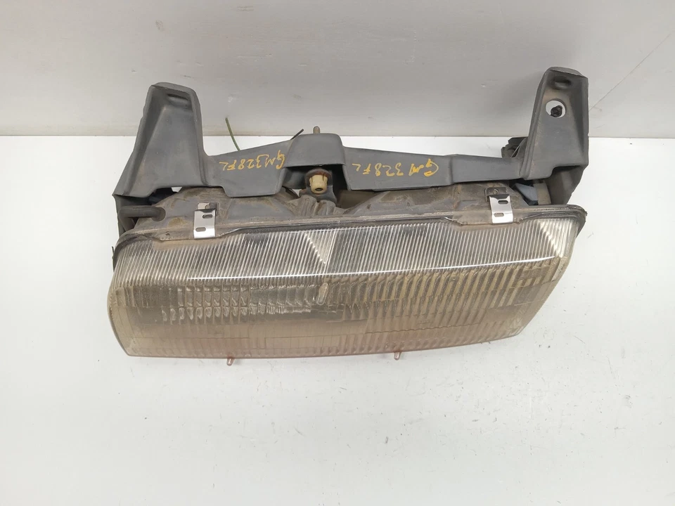 Faro delantero izquierdo Chevrolet Beretta 1989 OEM, 114-00182B Foto 2 de 4