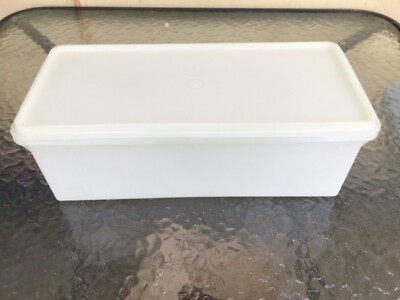 Vintage Tupperware Sheer Large Bread Keeper Container #606-7 W/Lid #607-2