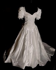 San Martin Classic Regal Wedding White Short Sleeve Beaded Wedding Gown Sz M