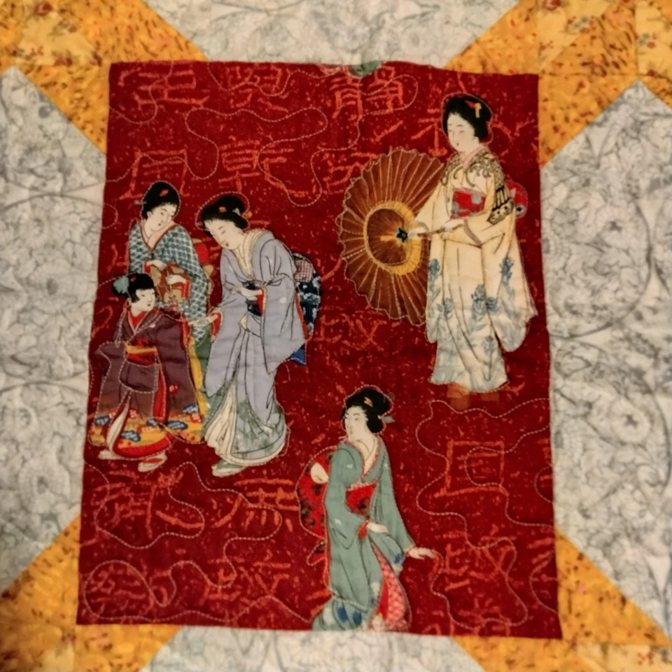 Edredón de retazos hecho a mano tamaño regazo/tiro geisha oriental asiática temática 50x56 " Foto 2 de 4