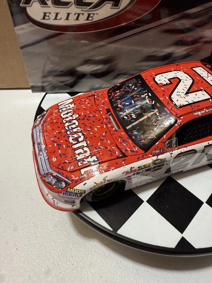 Trevor Bayne ELITE #21 Motorcraft Daytona 500 Win Wood Brothers 1/24 Diecast Foto 3 de 4