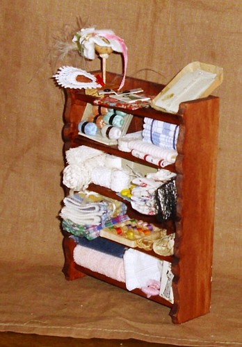Näh- und Wäscheschrank-Arbeitszimmer-viel Zubehör-Miniatur 1:12-guter Zustand - Bild 6 von 8