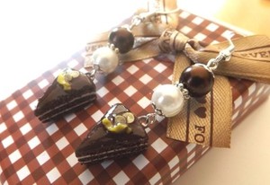 Idee Regalo Natale Ebay.Orecchini Fette Di Torta Al Cioccolato E Limone Con Perline Idea Regalo Natale Ebay