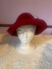 Vintage Women's Reddish Felt Hat w/ Feather's