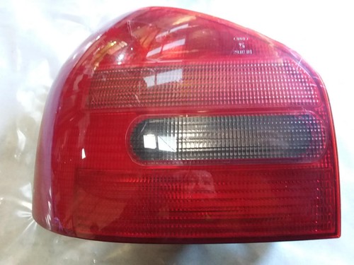 AUDI A3 LEFT TAILLIGHT 8L, TINTED REVERSE LIGHT (OVAL SHAPE), 05/97-10/00 97 98
