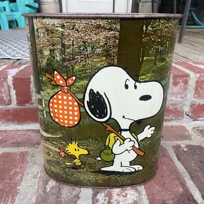 Vtg 1978 Peanuts Metal Trash Can Cheinco Snoopy Woodstock Camping Wastebasket