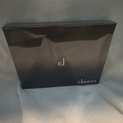 Doucce On The Go Palette 4 Eyeshadows 1 Highlighter 1 Blush SEALED Purse Travel