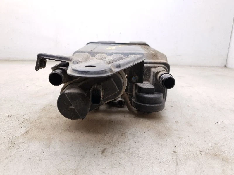 Toyota Tacoma 2008 4,0 L 6 cilindros montaje de bote de vapor de combustible  Foto 3 de 4