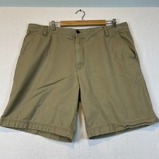 Izod Saltwater Mens Cargo Shorts 40 Waist Beige Casual Pockets Flat Front