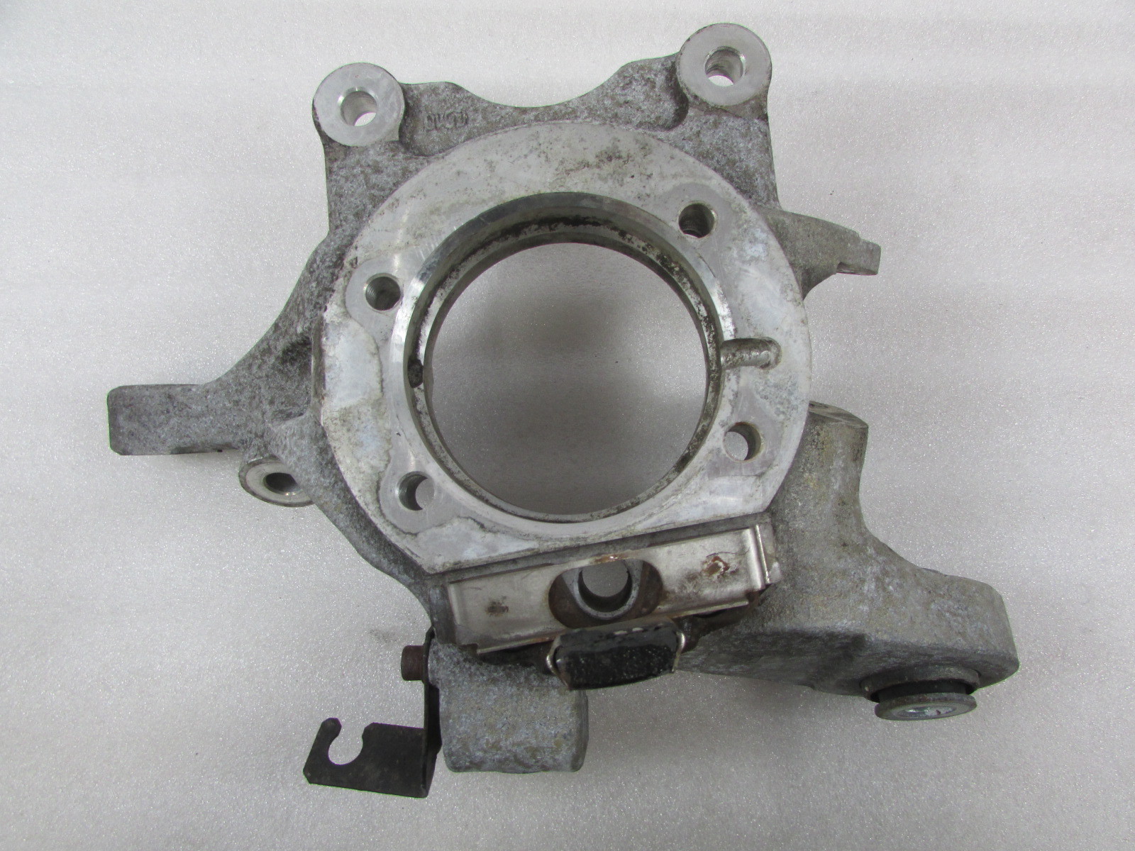 Maserati Quattroporte, Ghibli, LH, Left Rear Knuckle/Stub, Used, P/N 670006802