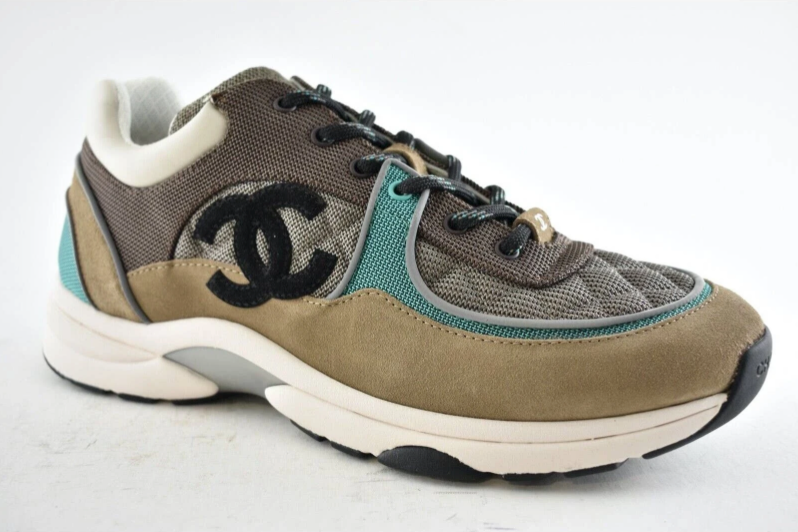 CHANEL 
イルミネイティングブラッシュパウダー 151.788 Chanel 21B Mens Brown Black Green White CC Logo Low Top