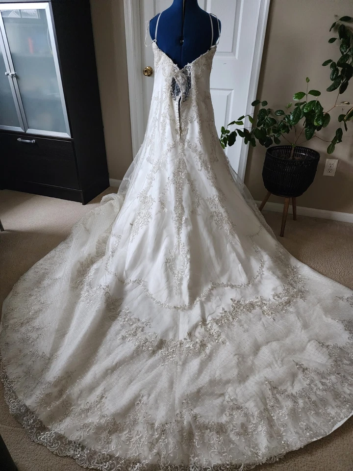 Wedding Dress-Sottero and Midgley-Sz.18-Ivory Pweter Accent - Image 4 of 4