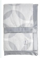NWD 100 Little Giraffe Luxe Baby Blanket Whirl Silver White Faux Fur